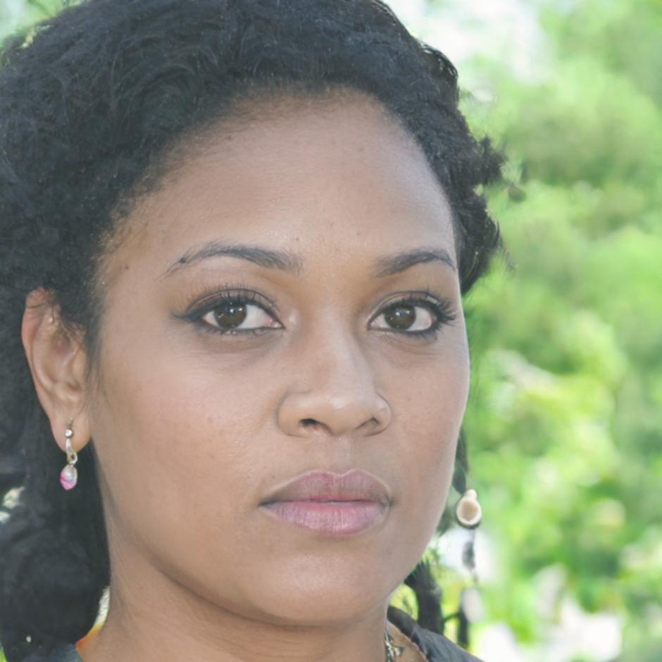 Portrait de Leïla Dermouche, analyste financière